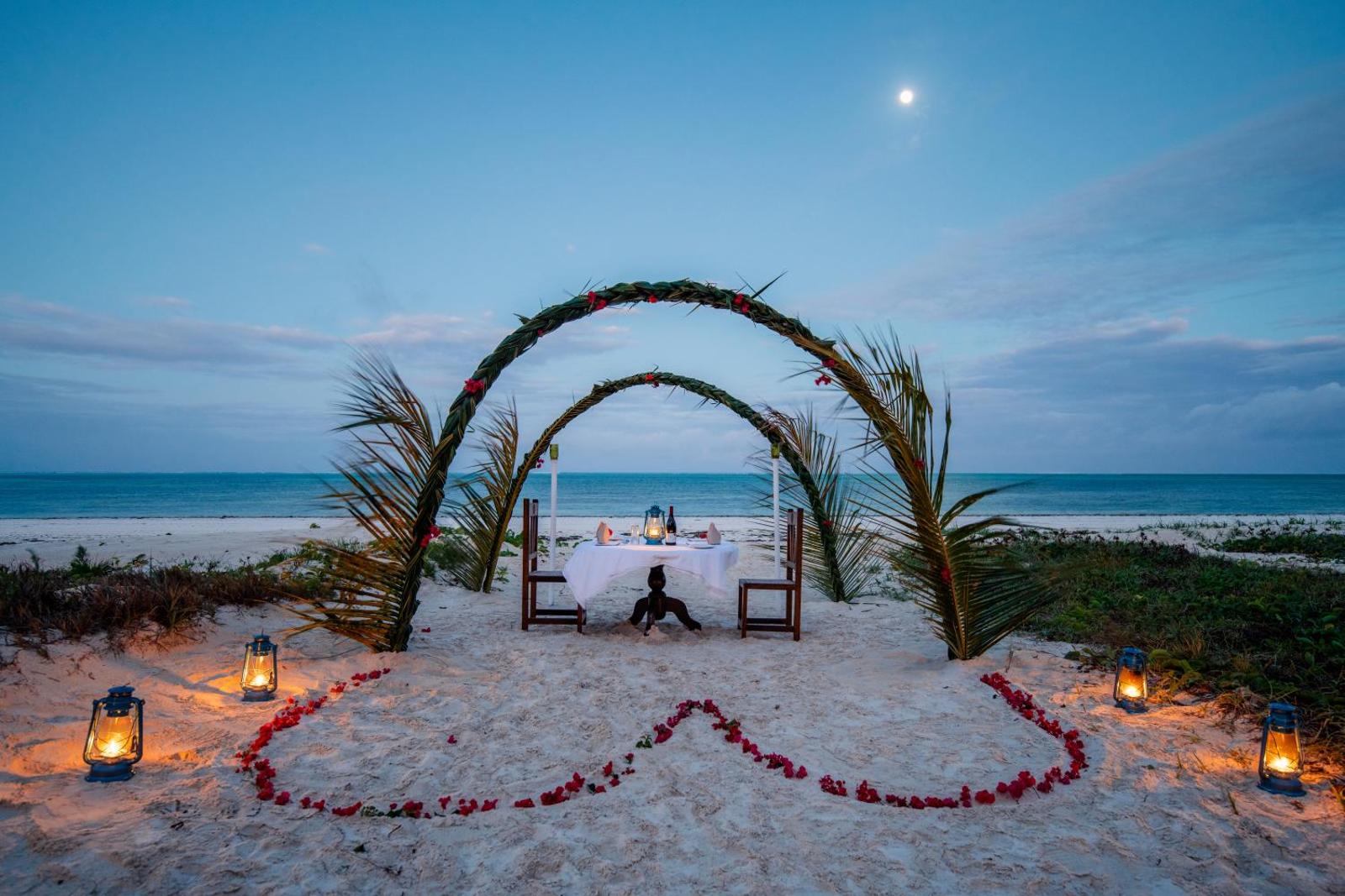 Hakuna Majiwe Beach Lodge Zanzibar